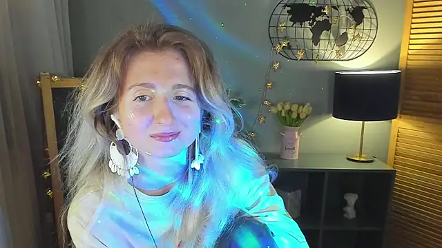 Snapshot of CamillaDreamer chatting on 07/15/26, 11:04 CamillaDreamer online show from 07/15/26, 11:04