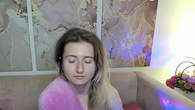 Snapshot of CamillaDreamer chatting on 07/15/26, 11:32 CamillaDreamer online show from 07/15/26, 11:32
