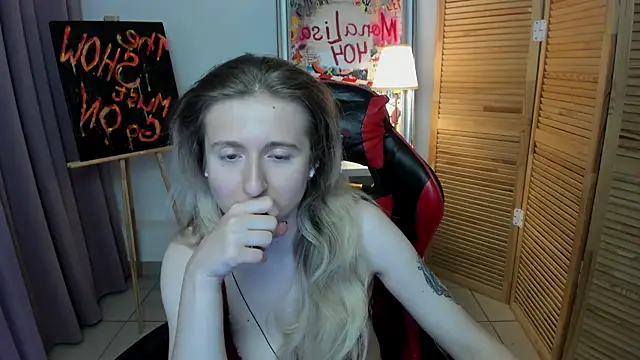 Snapshot of CamillaDreamer chatting on 07/22/26, 05:05 CamillaDreamer online show from 07/22/26, 05:05