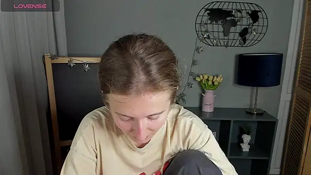 Snapshot of CamillaDreamer chatting on 07/30/26, 01:32 CamillaDreamer online show from 07/30/26, 01:32