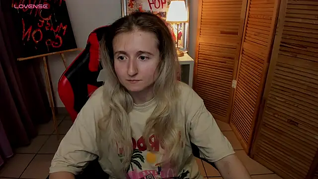 Snapshot of CamillaDreamer chatting on 08/01/26, 04:28 CamillaDreamer online show from 08/01/26, 04:28