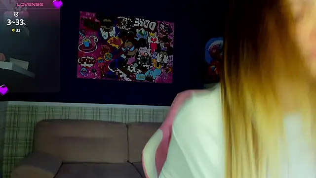 Snapshot of KarinaBroks chatting on 10/17/25, 08:50 KarinaBroks online show from 10/17/25, 08:50