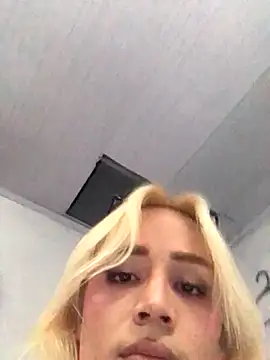 Snapshot of alexawinterrr chatting on 09/30/25, 12:32 alexawinterrr online show from 09/30/25, 12:32