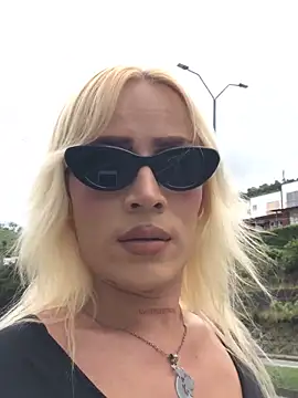 Snapshot of alexawinterrr chatting on 10/11/25, 04:49 alexawinterrr online show from 10/11/25, 04:49