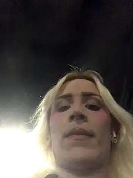 Snapshot of alexawinterrr chatting on 10/30/25, 12:45 alexawinterrr online show from 10/30/25, 12:45