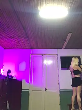 Snapshot of alexawinterrr chatting on 11/05/25, 10:43 alexawinterrr online show from 11/05/25, 10:43