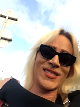 Snapshot of alexawinterrr chatting on 12/13/25, 10:26 alexawinterrr online show from 12/13/25, 10:26