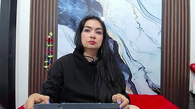 angelinee39 online show from 11/30/25, 09:24