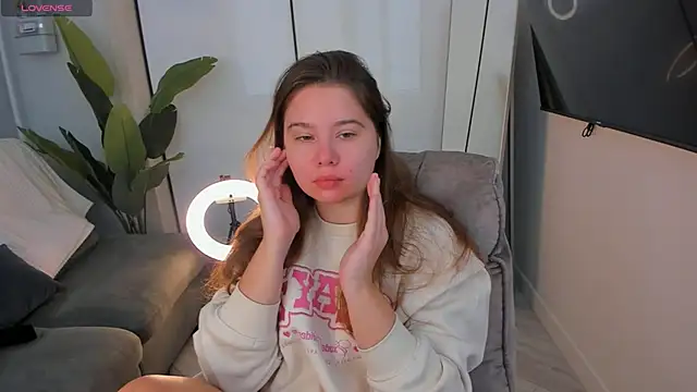 Eva Cheeky online show from 10/24/25, 07:38