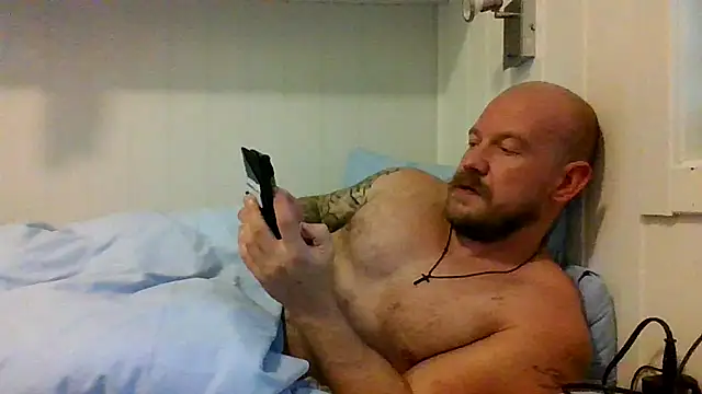 Snapshot of Real_viking chatting on 10/25/25, 03:18 Real viking online show from 10/25/25, 03:18