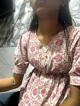 Snapshot of Nencycute1 chatting on 10/03/25, 06:38 Nencycute1 online show from 10/03/25, 06:38