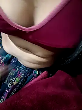 Snapshot of kavita_bhabi chatting on 11/12/25, 03:45 kavita bhabi online show from 11/12/25, 03:45