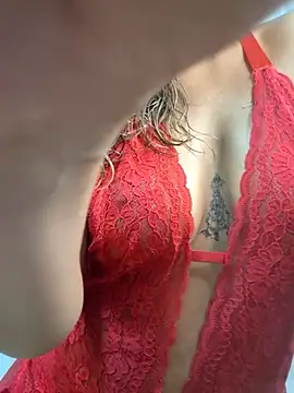 AlinemariaX online show from 11/20/25, 10:31