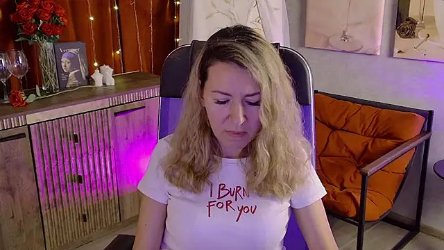 DonnaSmitth online show from 05/25/26, 06:47