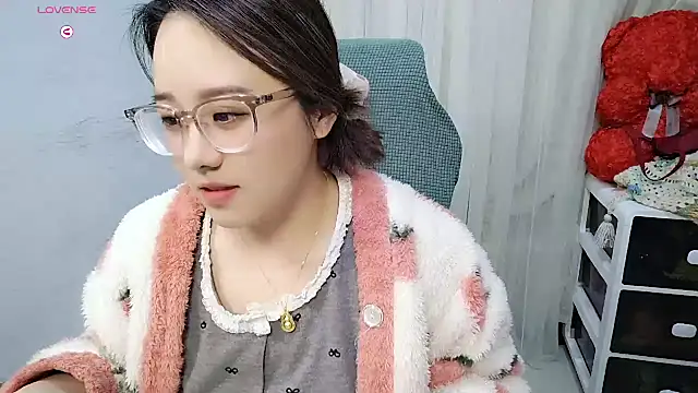 Snapshot of NEWONETO chatting on 10/22/25, 03:34 NEWONETO online show from 10/22/25, 03:34