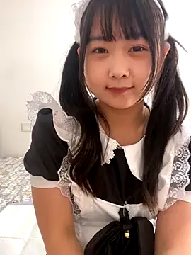 Snapshot of tiantian-26 chatting on 10/27/25, 04:05 tiantian-26 online show from 10/27/25, 04:05