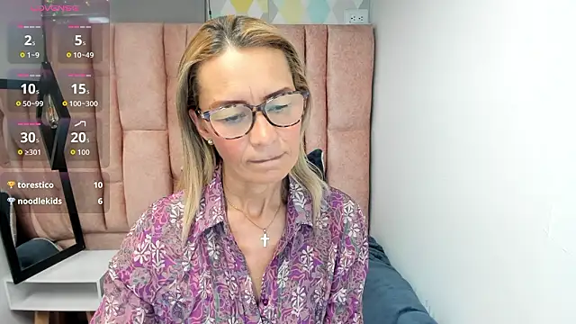 Issa Milf   online show from 02/10/26, 01:15