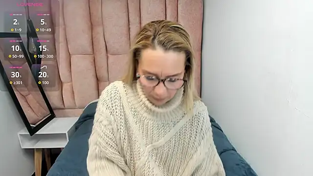 Issa Milf   online show from 03/17/26, 01:14