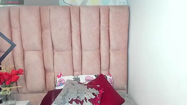 Issa Milf   online show from 06/09/26, 01:23