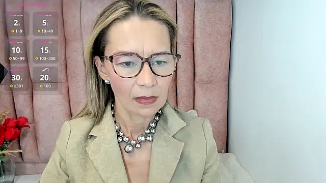 Issa Milf   online show from 06/12/26, 01:10