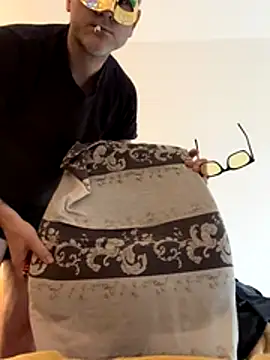 Chinolow online show from 11/27/25, 07:27