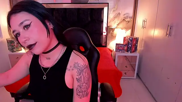 SusanVilla online show from 12/16/25, 09:31