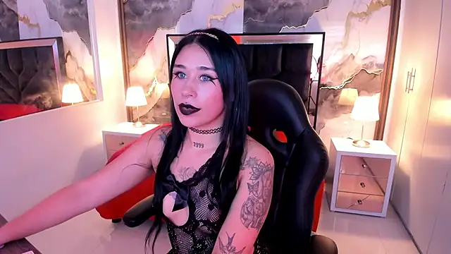 SusanVilla online show from 05/25/26, 07:53