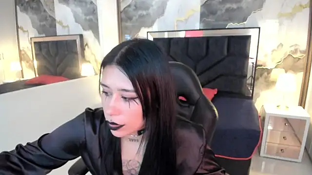 SusanVilla online show from 06/05/26, 07:52