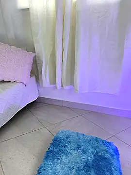 In-Ur-dreams online show from 10/14/25, 04:52