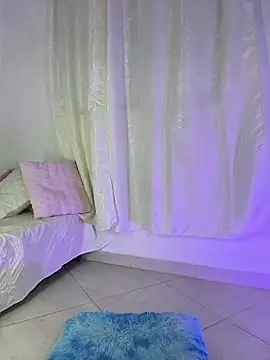 In-Ur-dreams online show from 10/18/25, 10:32