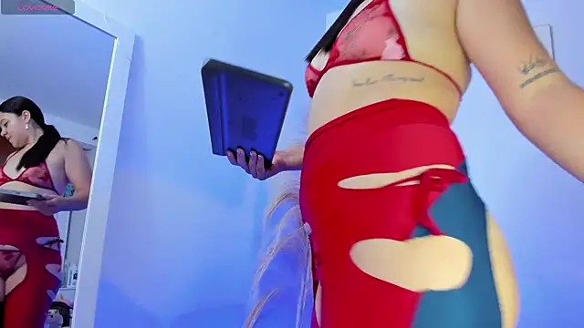 Snapshot of Luna__699 chatting on 10/12/25, 06:40 Luna 699 online show from 10/12/25, 06:40