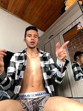 Snapshot of wiland_hot23 chatting on 10/03/25, 09:23 wiland hot23 online show from 10/03/25, 09:23