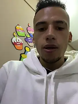 Snapshot of wiland_hot23 chatting on 11/12/25, 04:02 wiland hot23 online show from 11/12/25, 04:02