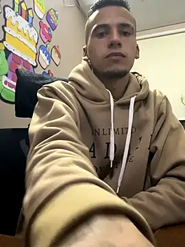 Snapshot of wiland_hot23 chatting on 11/13/25, 06:34 wiland hot23 online show from 11/13/25, 06:34