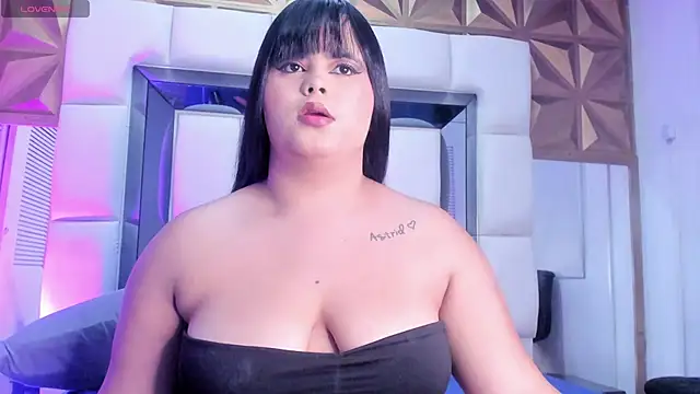 violet milleer online show from 12/03/25, 07:12