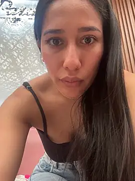 Amelia Rivas online show from 06/10/26, 07:02
