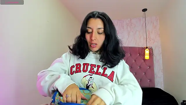 Iris  77 online show from 11/05/25, 03:01