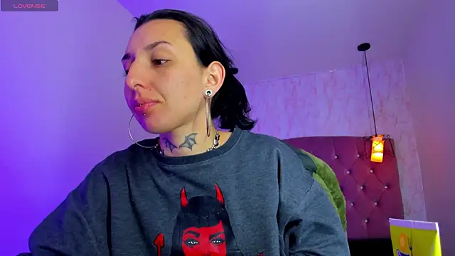 Iris  77 online show from 11/21/25, 11:31