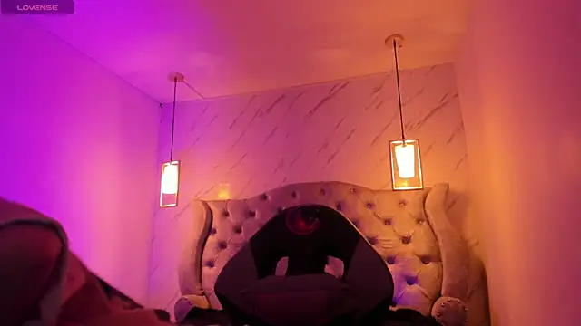 Iris  77 online show from 12/16/25, 05:51