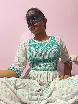 Snapshot of TeluguIshu_teen20 chatting on 11/04/25, 06:40 TeluguIshu teen20 online show from 11/04/25, 06:40