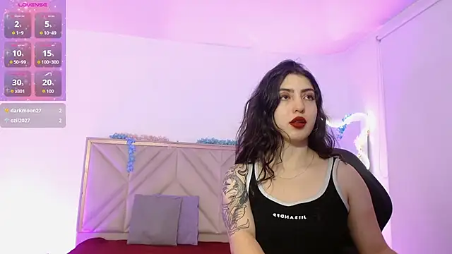 Snapshot of Ixchel_tay chatting on 10/28/25, 03:32 Ixchel tay online show from 10/28/25, 03:32