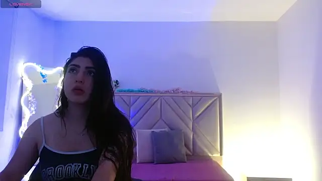 Snapshot of Ixchel_tay chatting on 11/23/25, 04:01 Ixchel tay online show from 11/23/25, 04:01