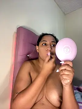 Snapshot of jesicamonroe44 chatting on 12/18/25, 01:28 jesicamonroe44 online show from 12/18/25, 01:28