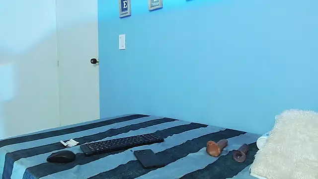 Snapshot of luna_hawks chatting on 10/24/25, 06:21 luna hawks online show from 10/24/25, 06:21