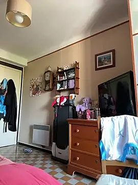 GoldenPussy1329 online show from 07/19/26, 10:52