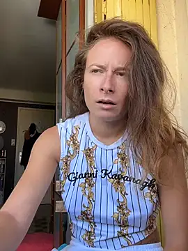 GoldenPussy1329 online show from 07/26/26, 09:16