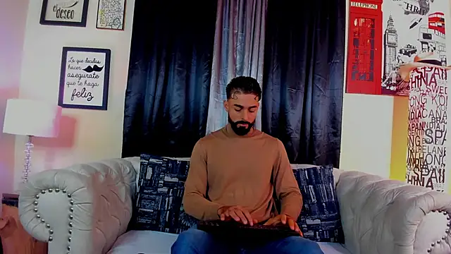 Snapshot of Kael_Bronte chatting on 10/21/25, 10:27 Kael Bronte online show from 10/21/25, 10:27