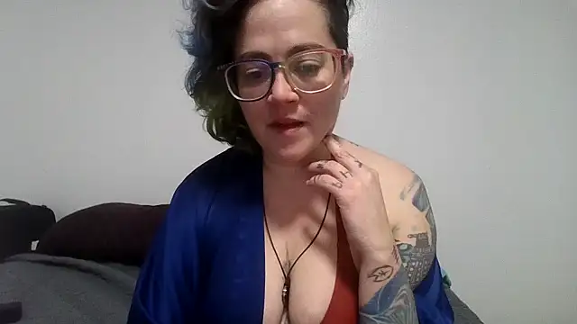 Snapshot of daniak90 chatting on 10/23/25, 05:07 daniak90 online show from 10/23/25, 05:07