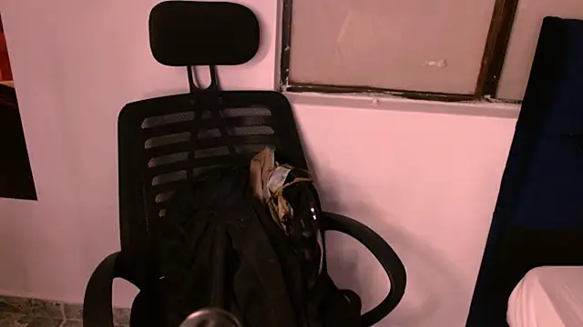 ChloePetite 0 online show from 11/08/25, 07:01