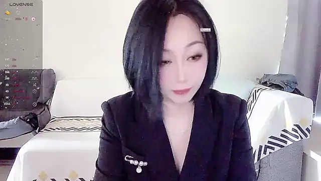 Snapshot of Smile-- chatting on 10/21/25, 02:56 Smile-- online show from 10/21/25, 02:56